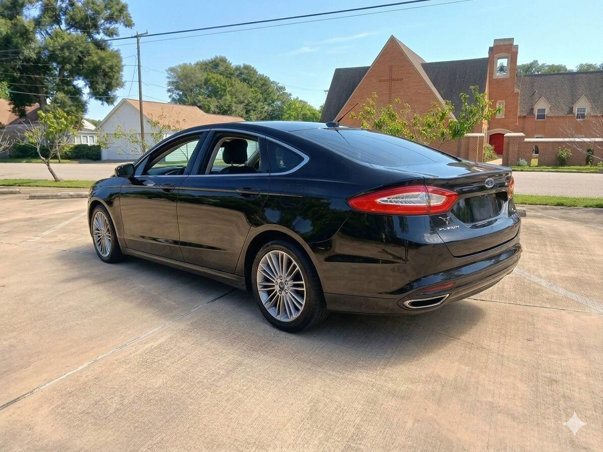 Used 2013 Ford Fusion SE FWD image 5
