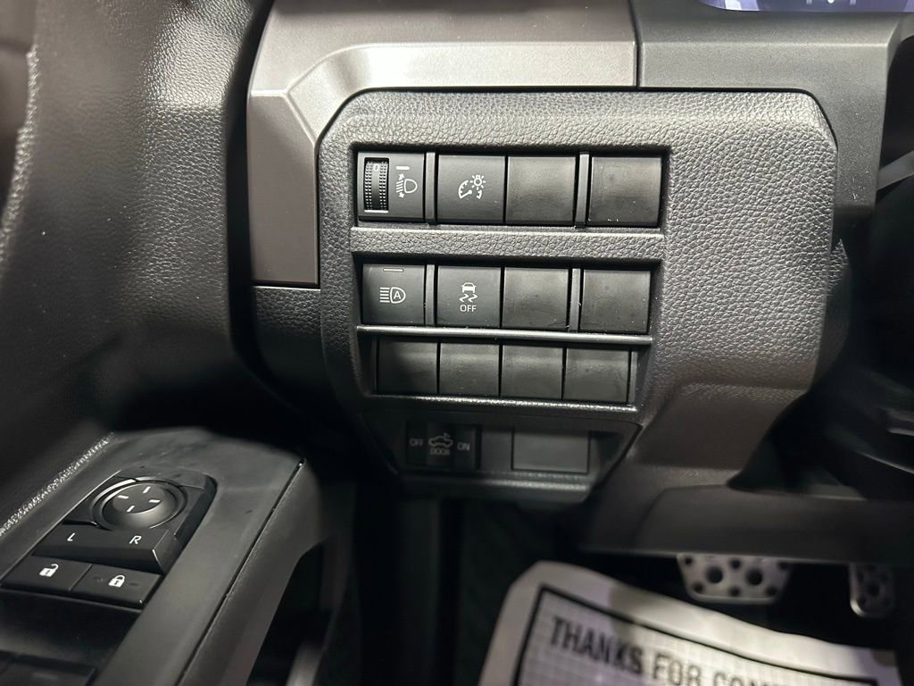 Used 2025 Toyota Tacoma TRD Sport AWD/4WD image 17