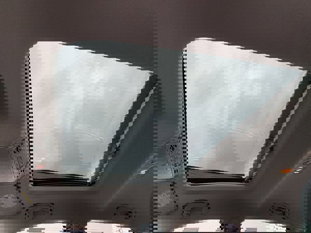 Used 2025 Volkswagen Jetta SE image 25