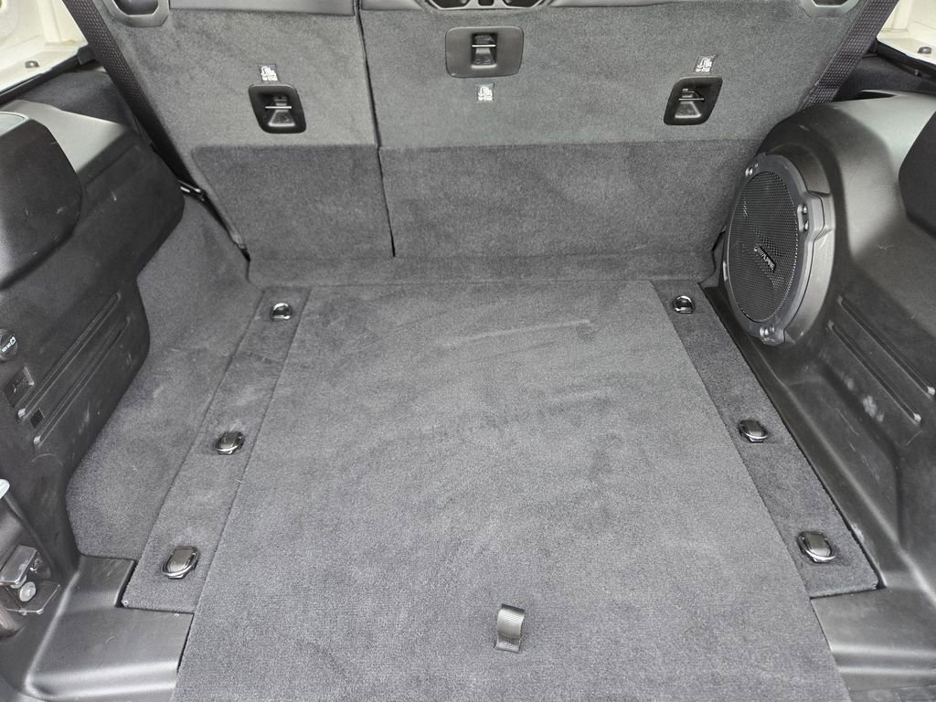 Used 2025 Jeep Wrangler Unlimited Sahara AWD/4WD image 42