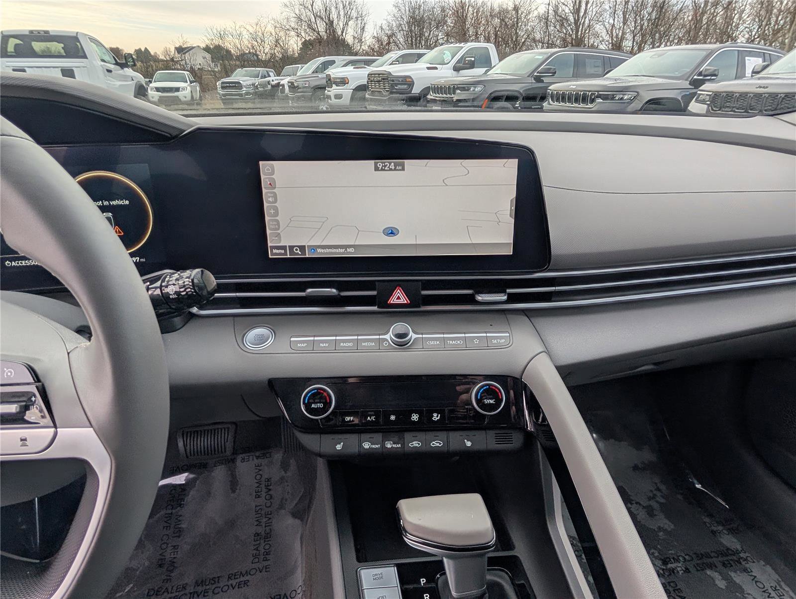 Used 2023 Hyundai Elantra SEL w/ Convenience Package image 16