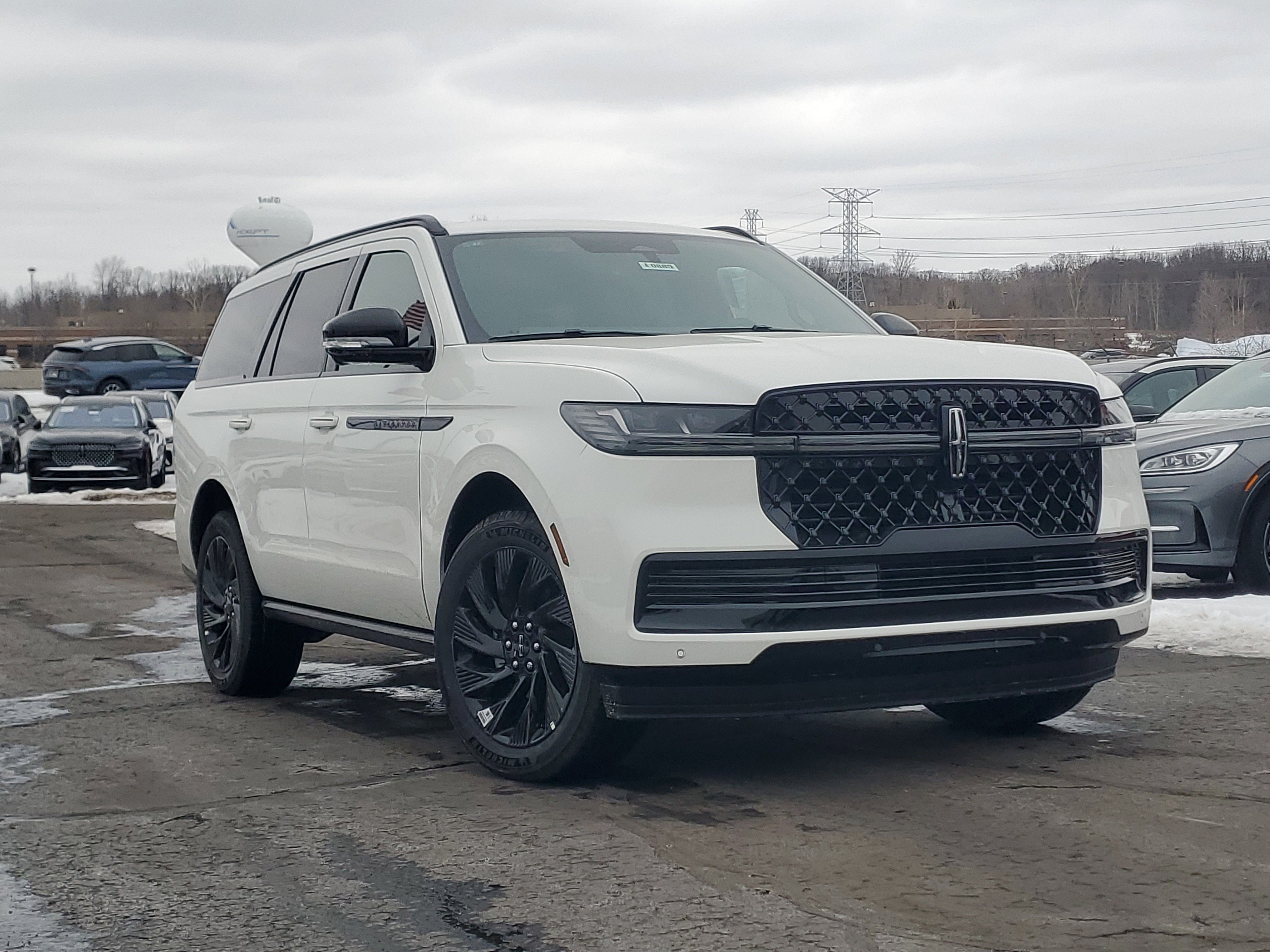 New 2026 Lincoln Navigator Reserve w/ Jet Appearance Package