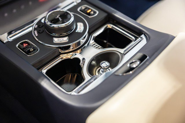 Used 2017 Rolls-Royce Wraith RWD image 48