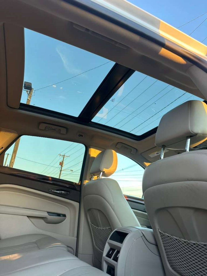 Used 2015 Cadillac SRX Luxury w/ Driver Awareness Package AWD/4WD image 31