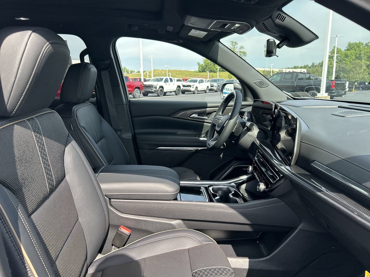 New 2026 Chevrolet Traverse High Country w/ LPO, Floor Liner Package AWD/4WD image 16