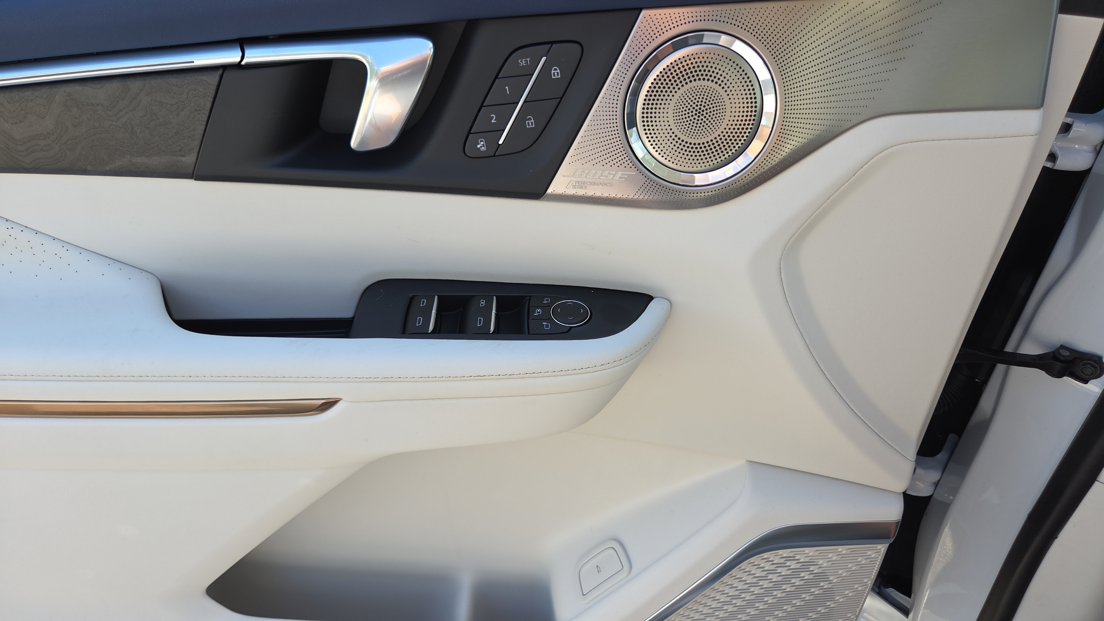 New 2026 Buick Enclave Avenir w/ Super Cruise Package FWD image 28