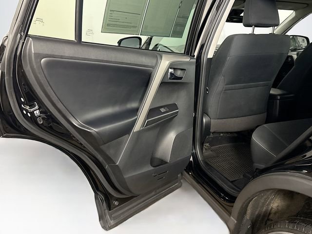 Used 2018 Toyota RAV4 XLE image 33
