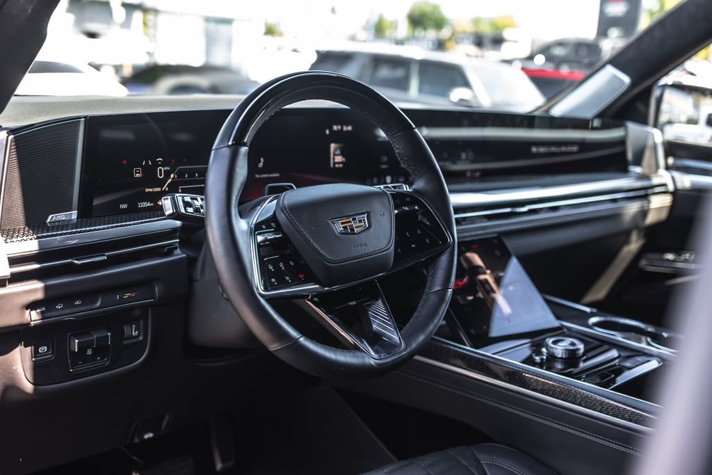 Used 2025 Cadillac Escalade V AWD/4WD image 14