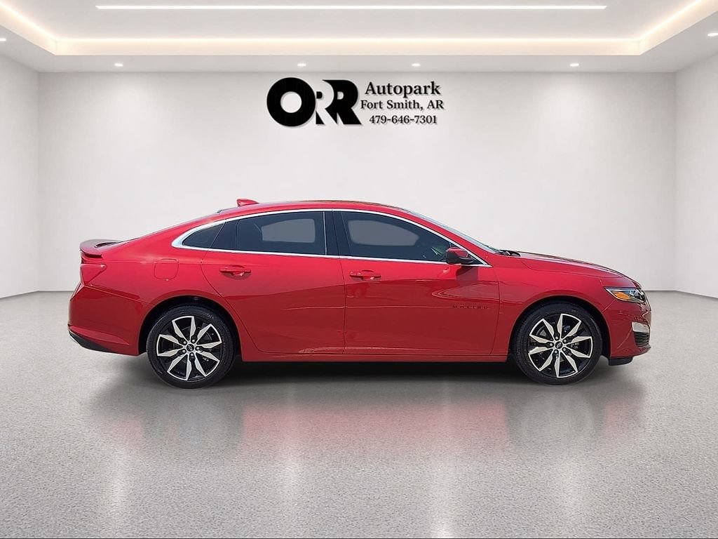 Used 2025 Chevrolet Malibu RS FWD image 6