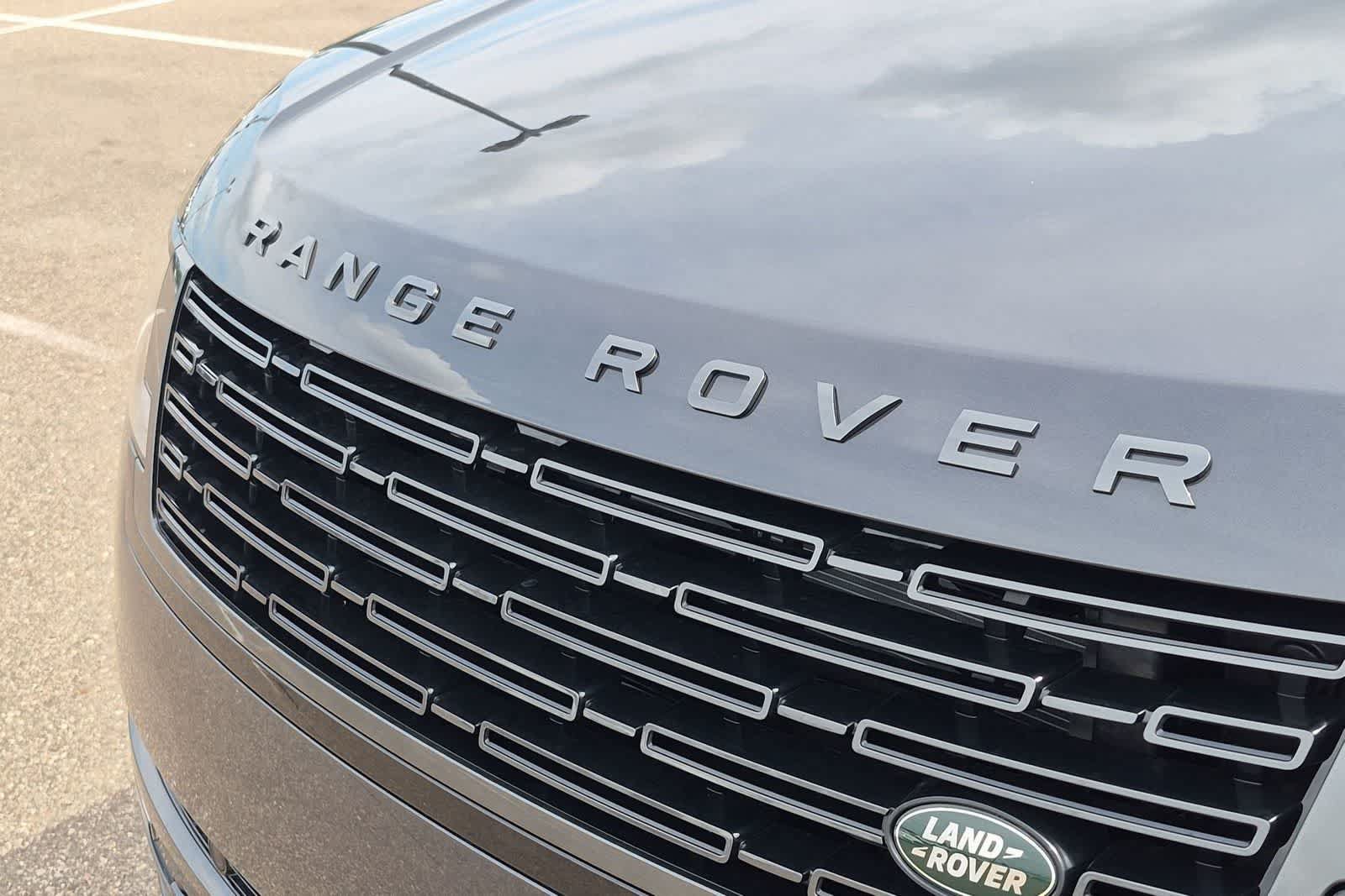 New 2026 Land Rover Range Rover Long Wheelbase SE AWD/4WD image 12