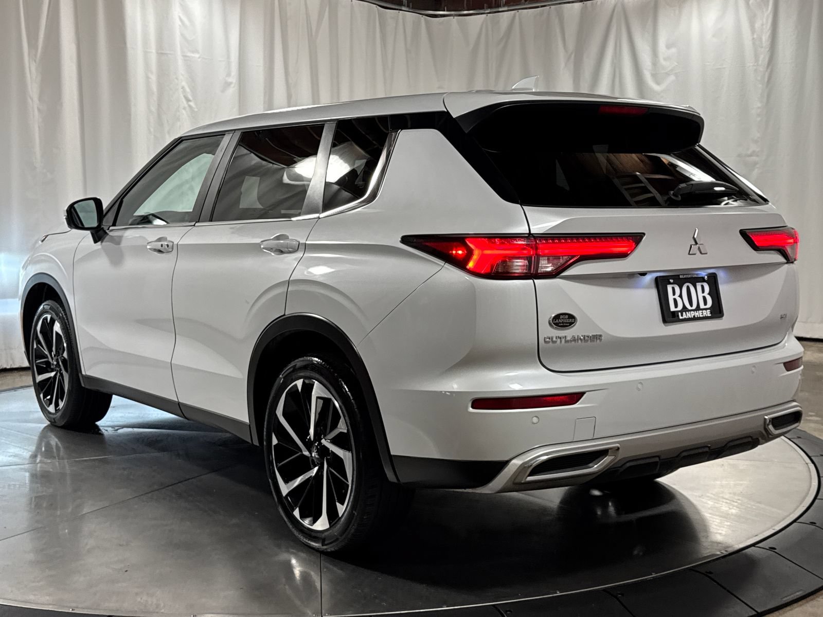 Used 2023 Mitsubishi Outlander SE AWD/4WD image 11