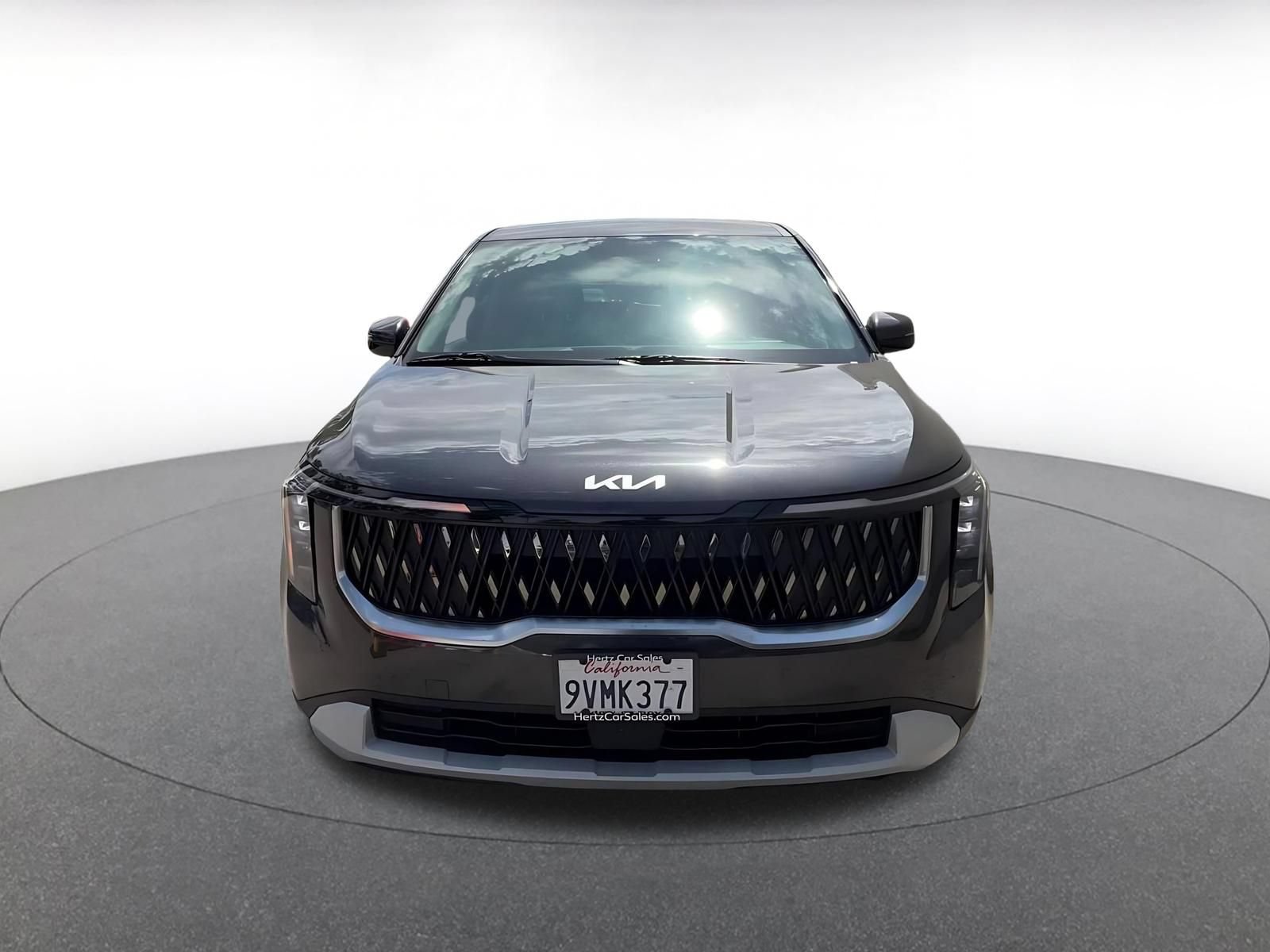 Used 2026 Kia Carnival FWD image 4