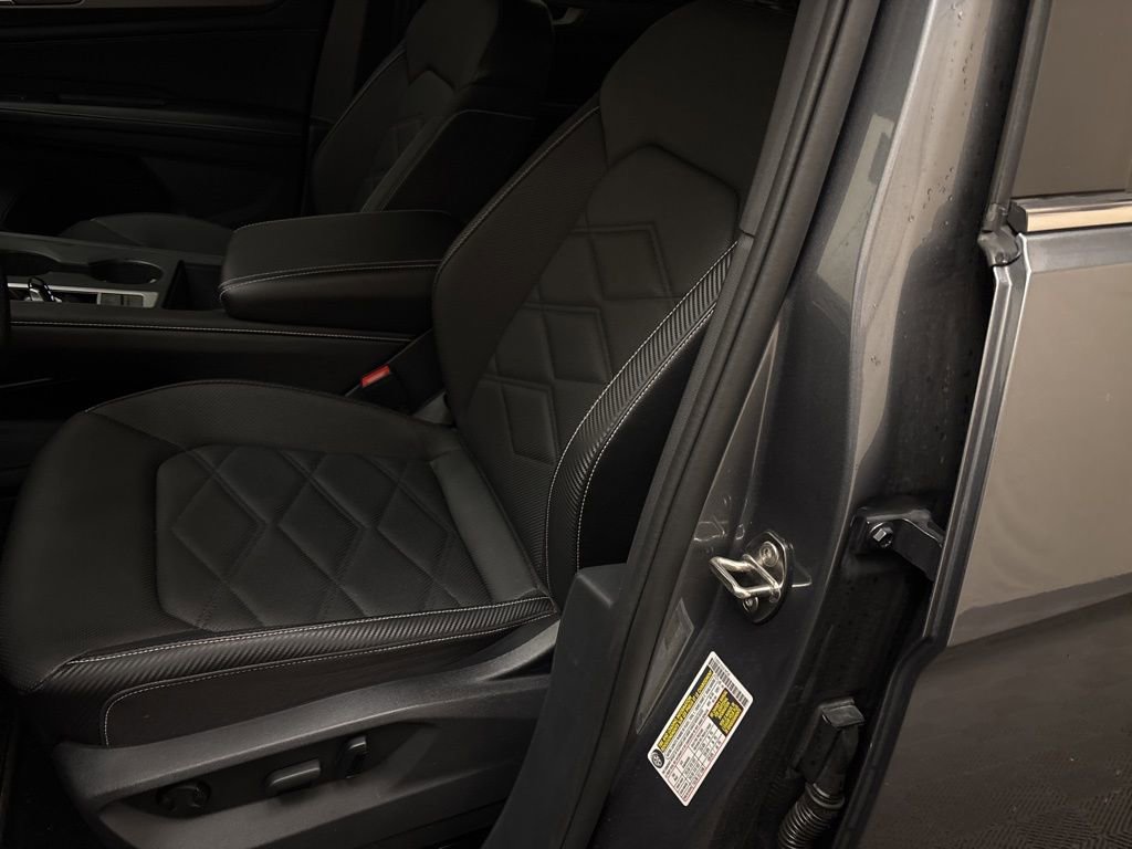 Used 2024 Volkswagen Atlas Cross Sport SE AWD/4WD image 12