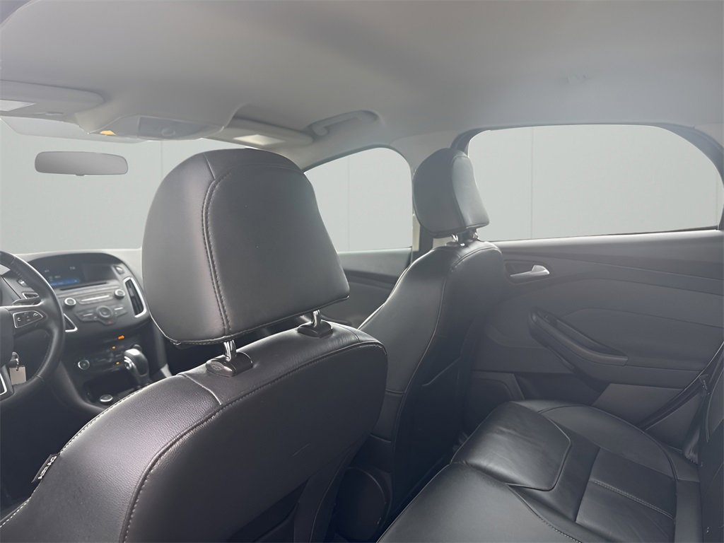 Used 2016 Ford Focus SE w/ Equipment Group 201A image 12