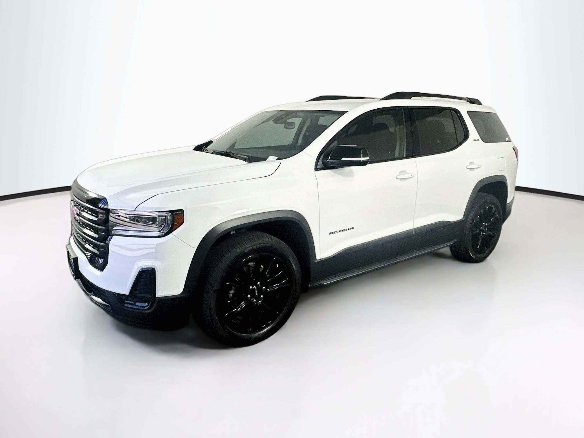 Used 2023 GMC Acadia SLE w/ Driver Convenience Package FWD image 3