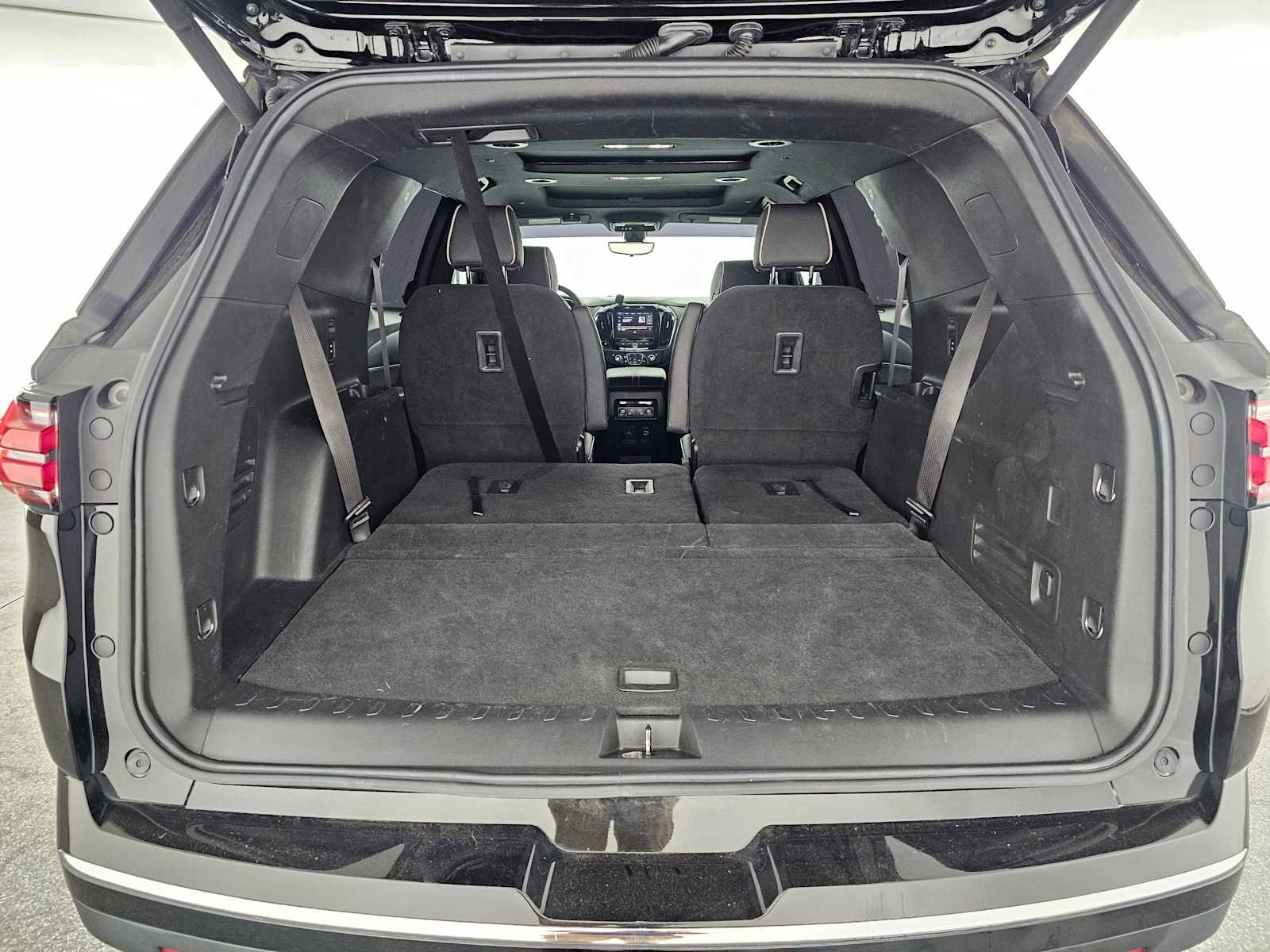 Used 2023 Chevrolet Traverse Premier image 16