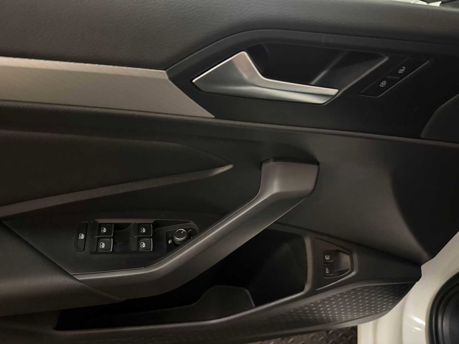 Used 2021 Volkswagen Jetta S w/ Driver Assistance Package image 21