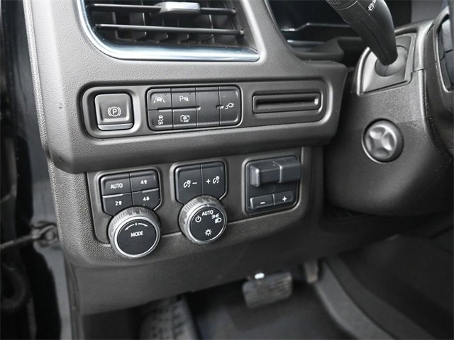 Used 2022 Chevrolet Suburban RST w/ Sport Performance Package image 19