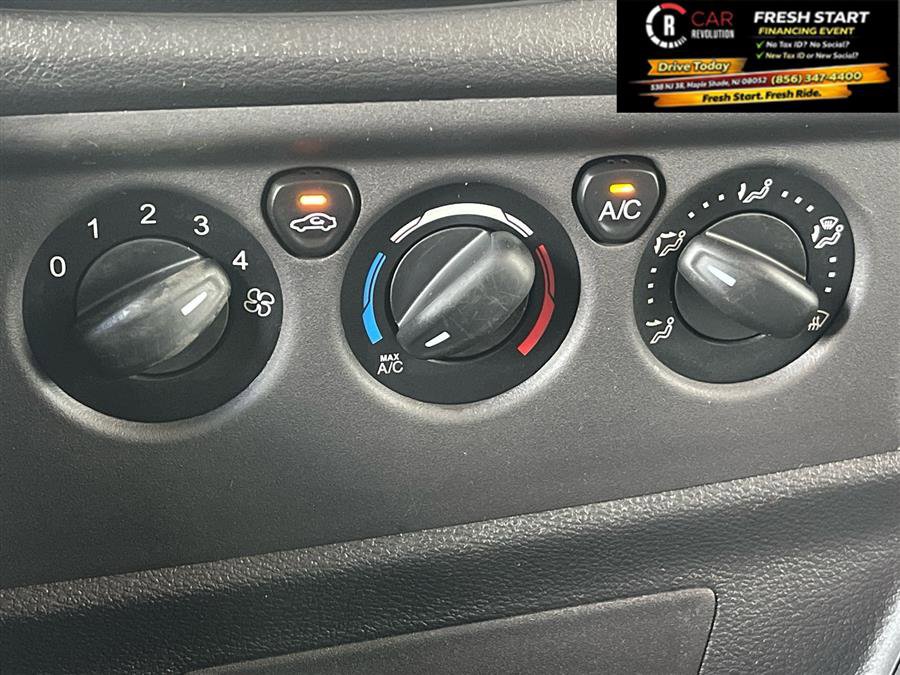Used 2019 Ford Transit 250 130 Low Roof RWD image 18