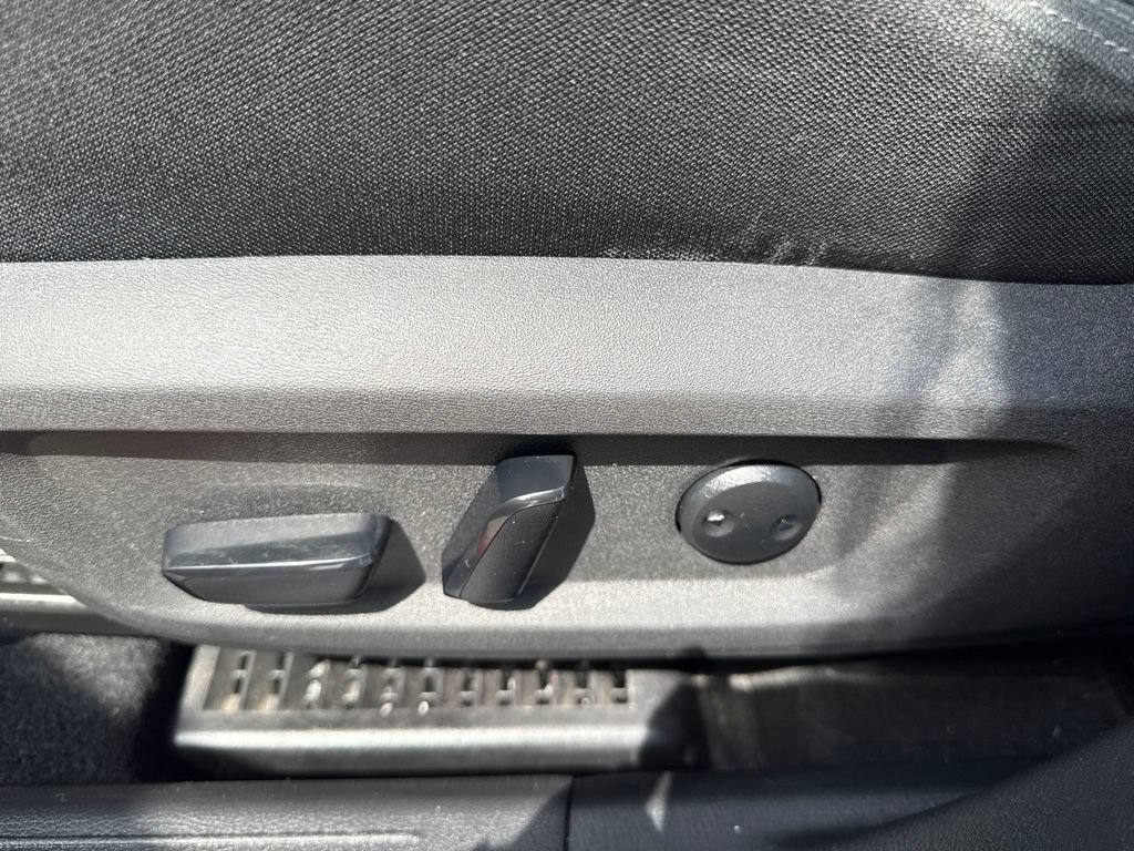 Used 2022 Nissan Rogue SV AWD/4WD image 12