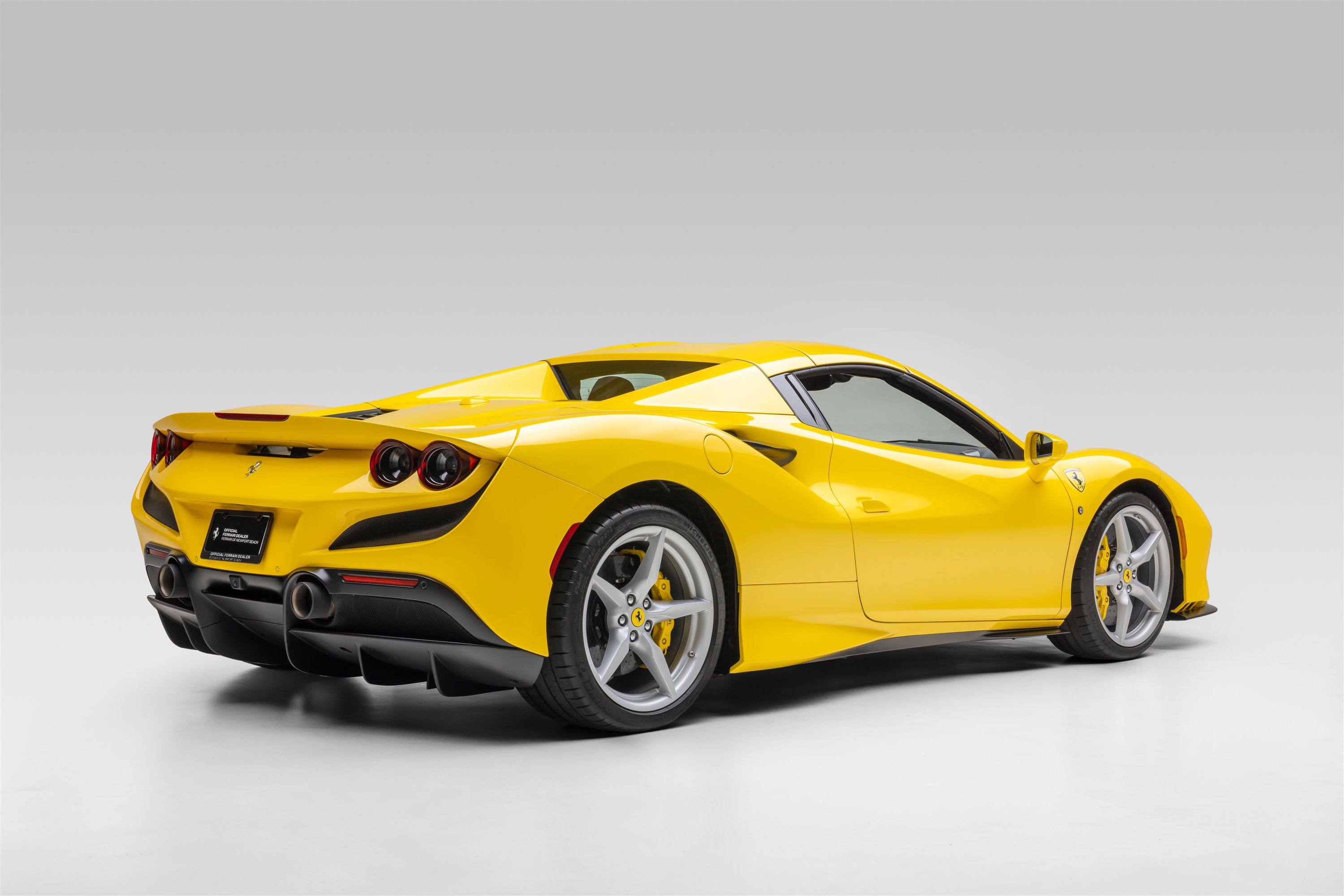 Certified 2022 Ferrari F8 Tributo RWD image 8