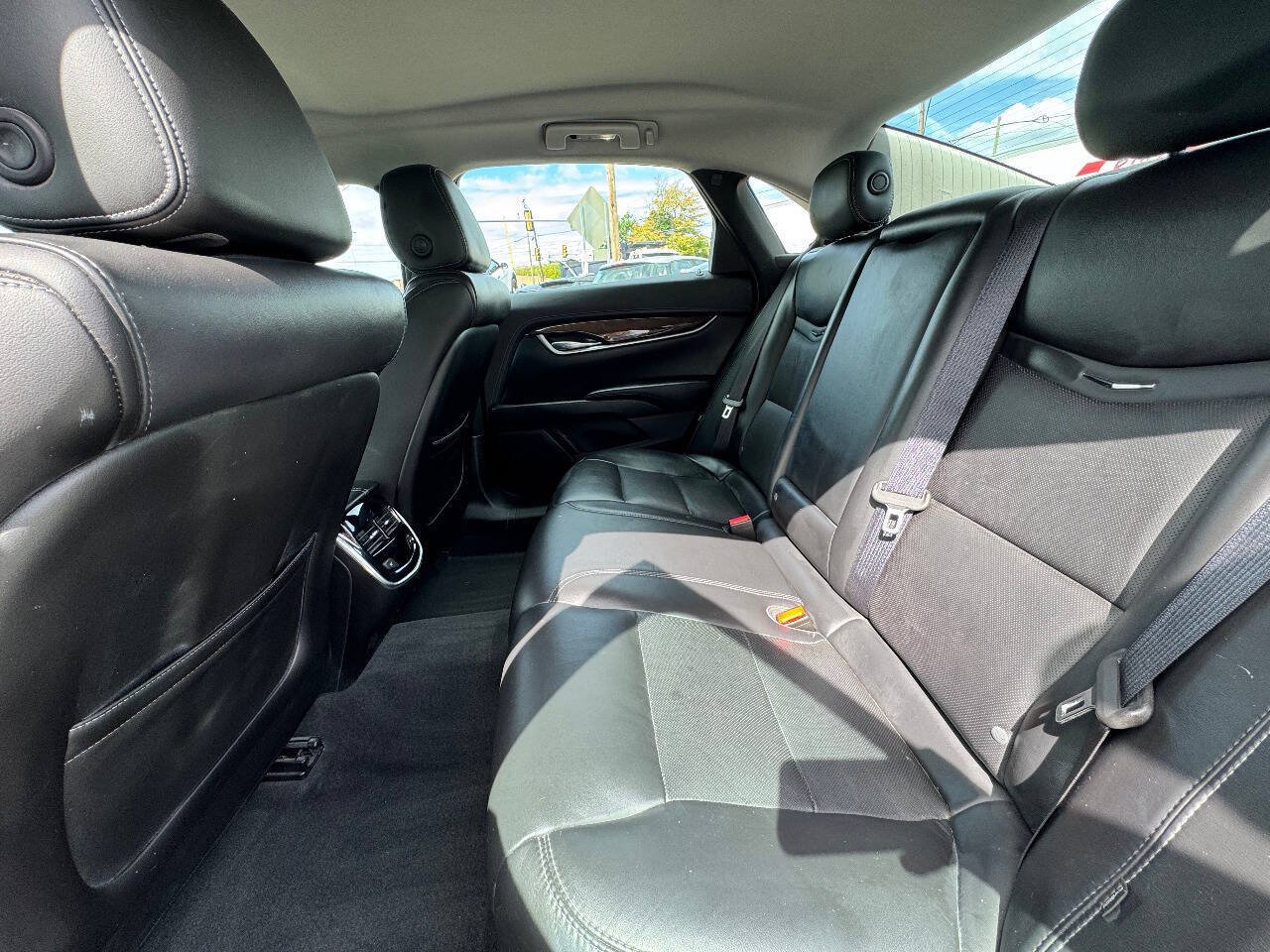 Used 2015 Cadillac XTS Luxury FWD image 11