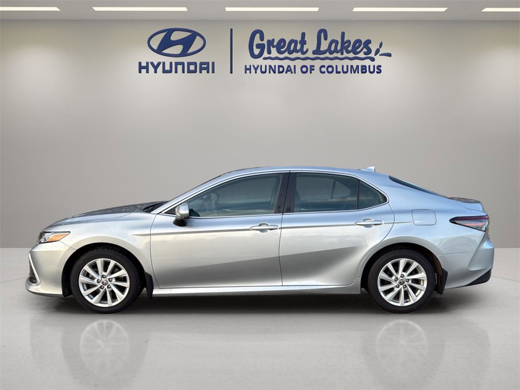 Used 2023 Toyota Camry LE image 2