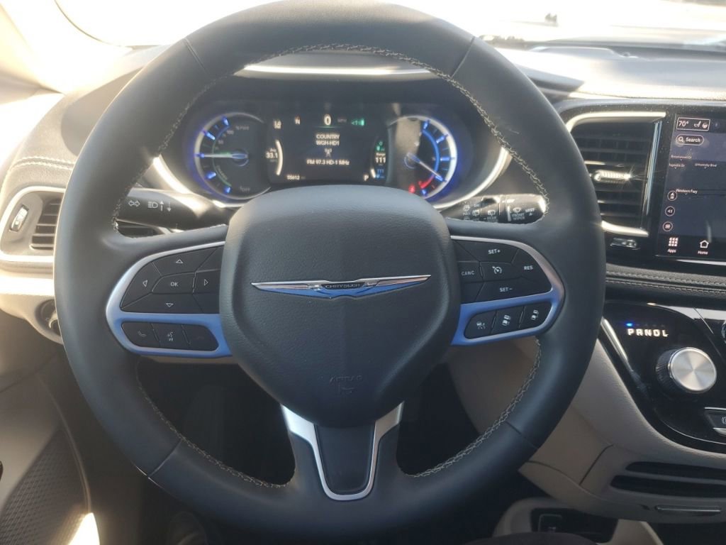 Used 2024 Chrysler Pacifica Limited FWD image 23