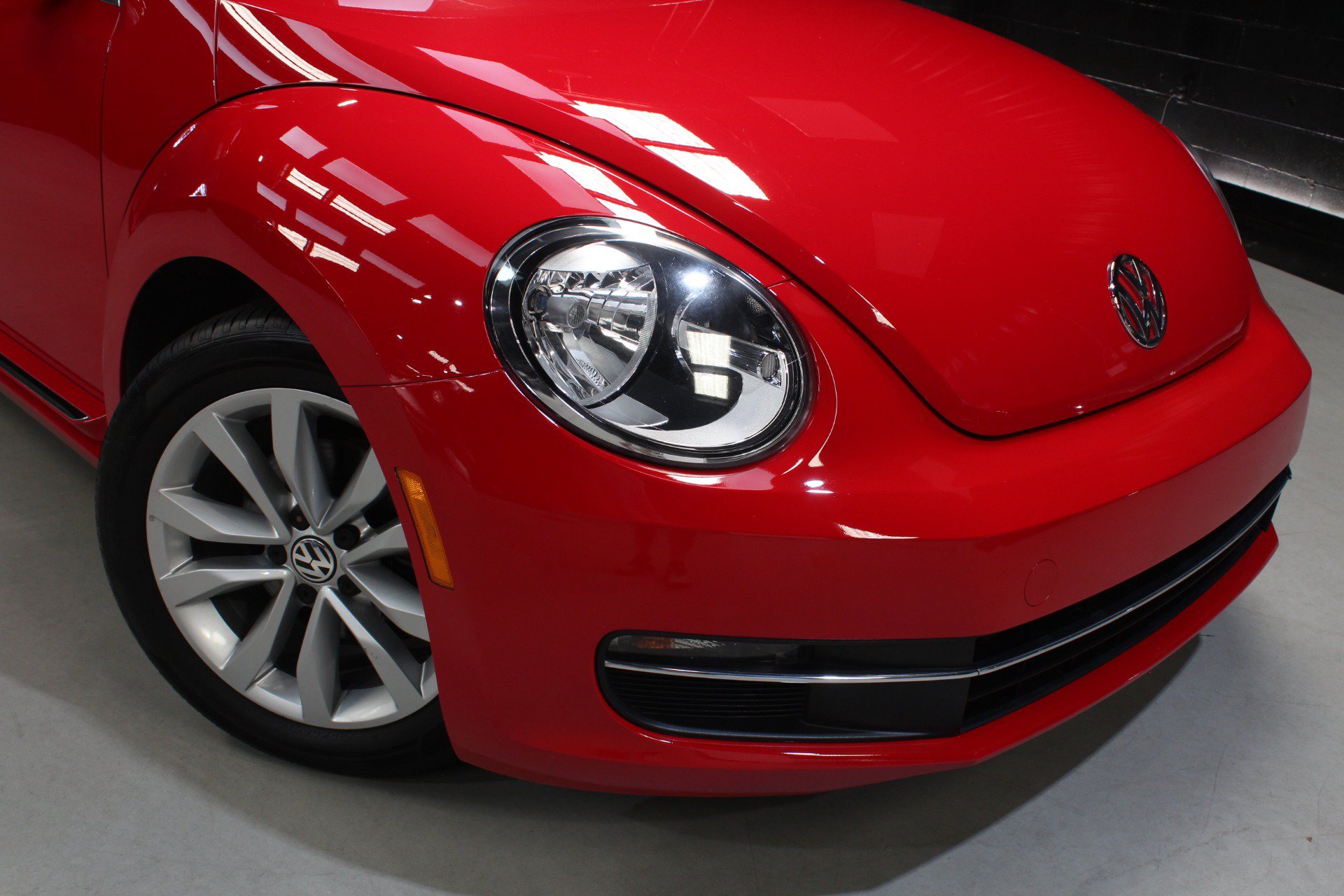 Used 2014 Volkswagen Beetle TDI FWD image 12