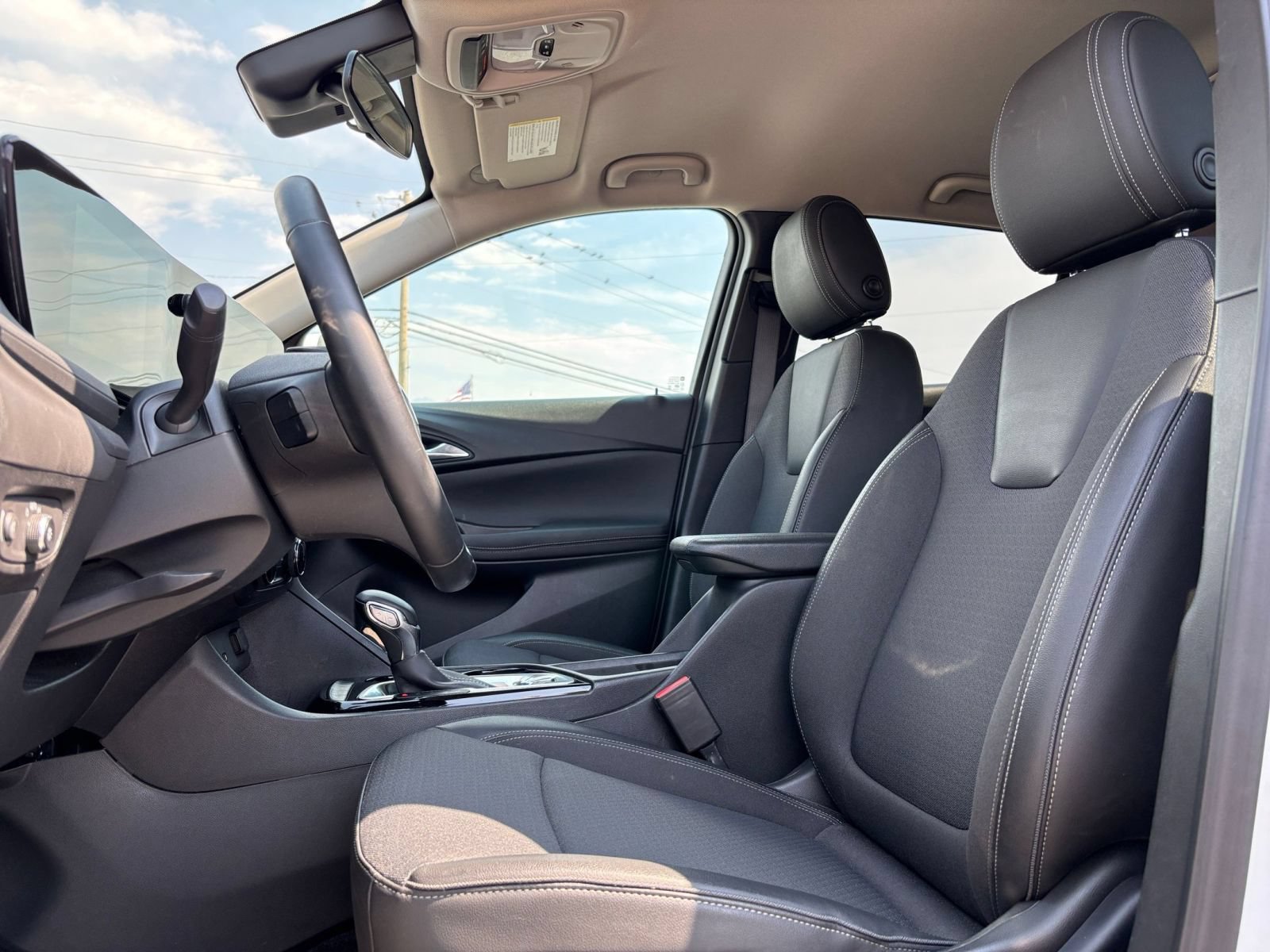 Used 2025 Buick Encore GX Preferred AWD/4WD image 25