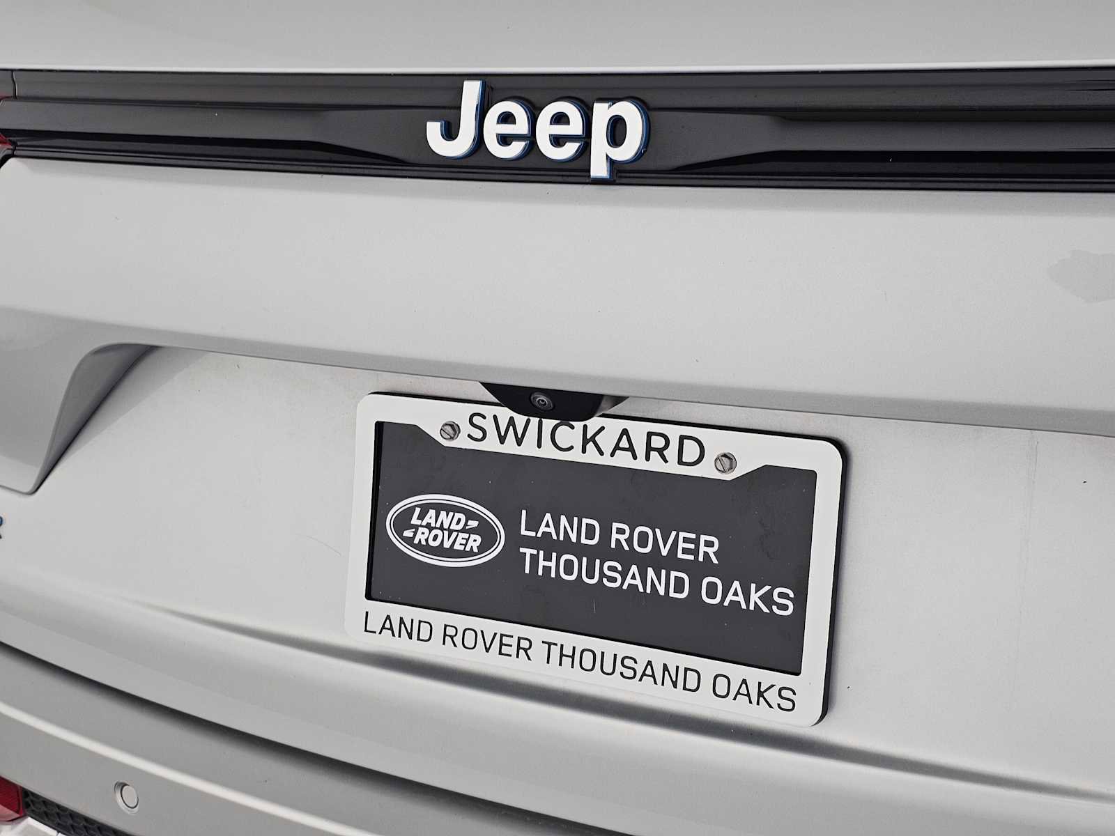 Used 2023 Jeep Grand Cherokee Overland AWD/4WD image 13