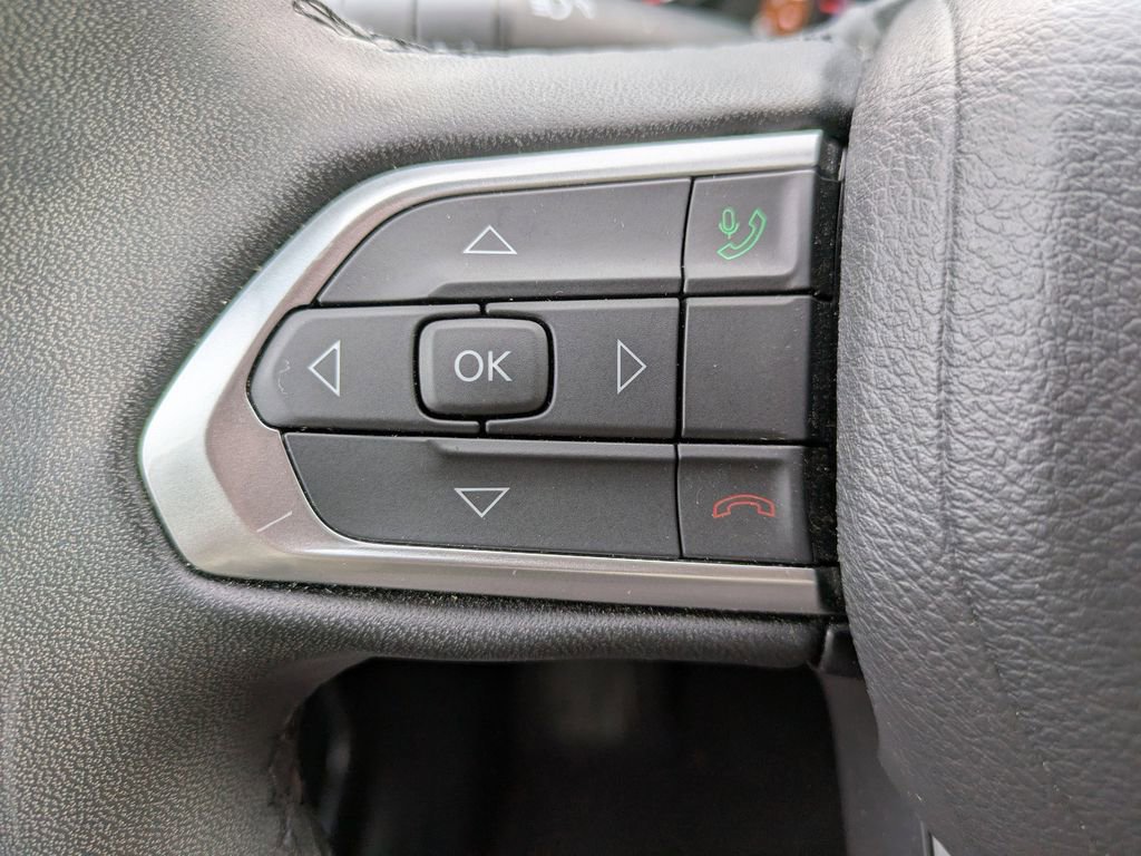 Used 2024 Jeep Compass Latitude image 24