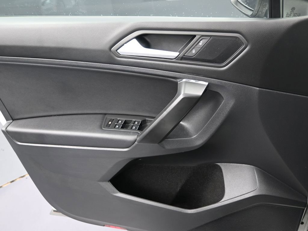 Used 2021 Volkswagen Tiguan SEL image 10