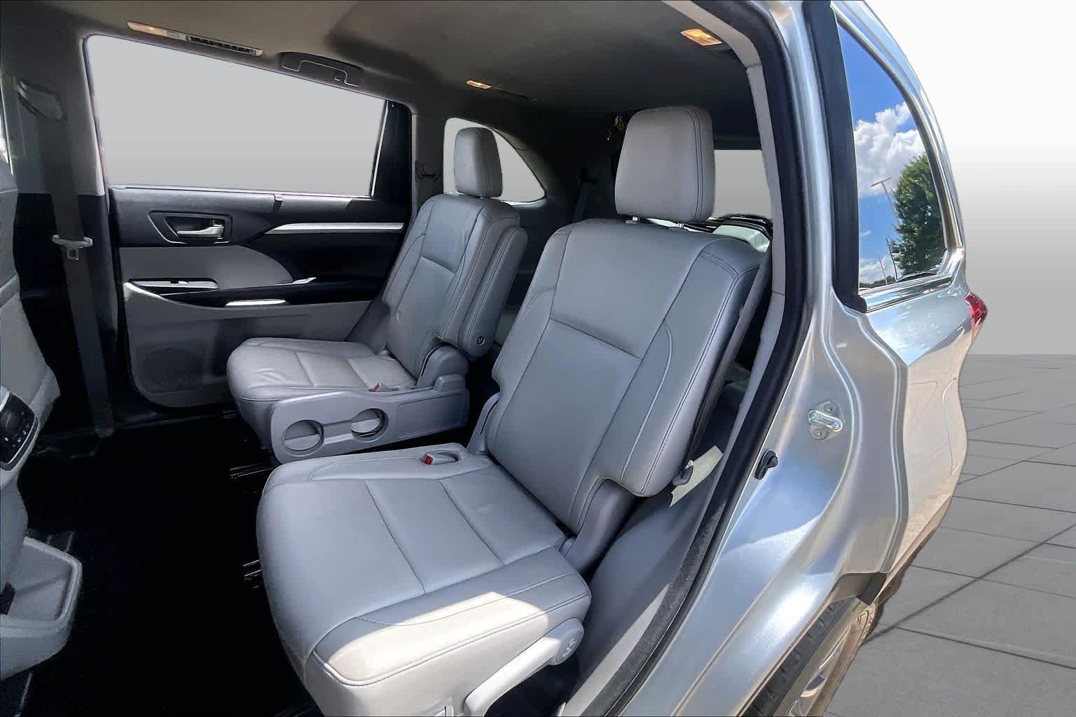 Used 2018 Toyota Highlander XLE FWD image 20