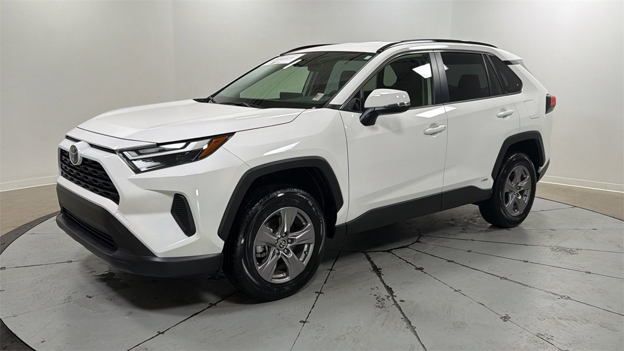 Certified 2025 Toyota RAV4 LE image 1