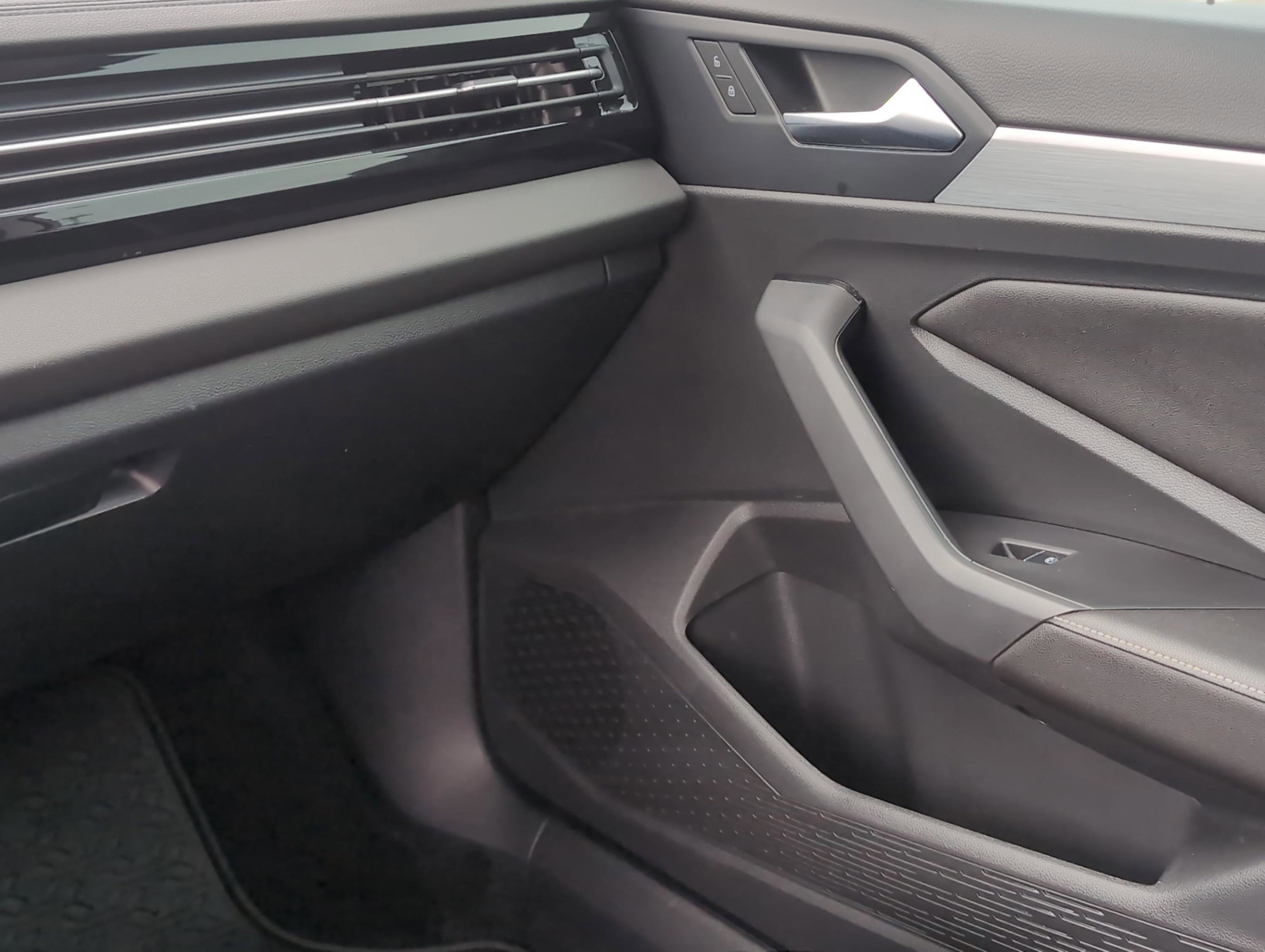 Used 2025 Volkswagen Jetta S image 19