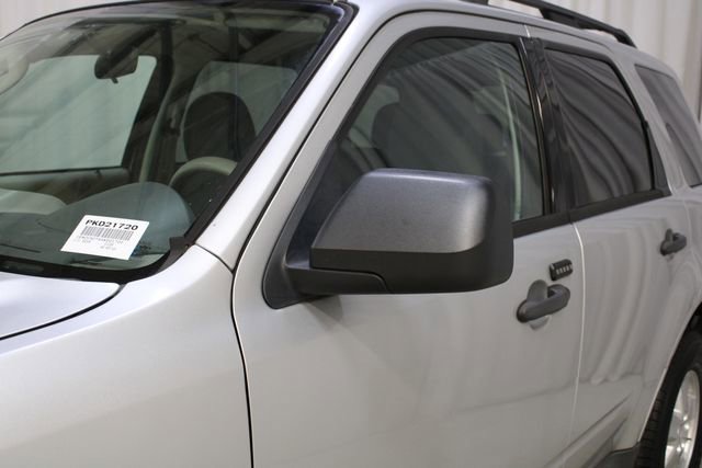 Used 2010 Ford Escape XLS AWD/4WD image 32