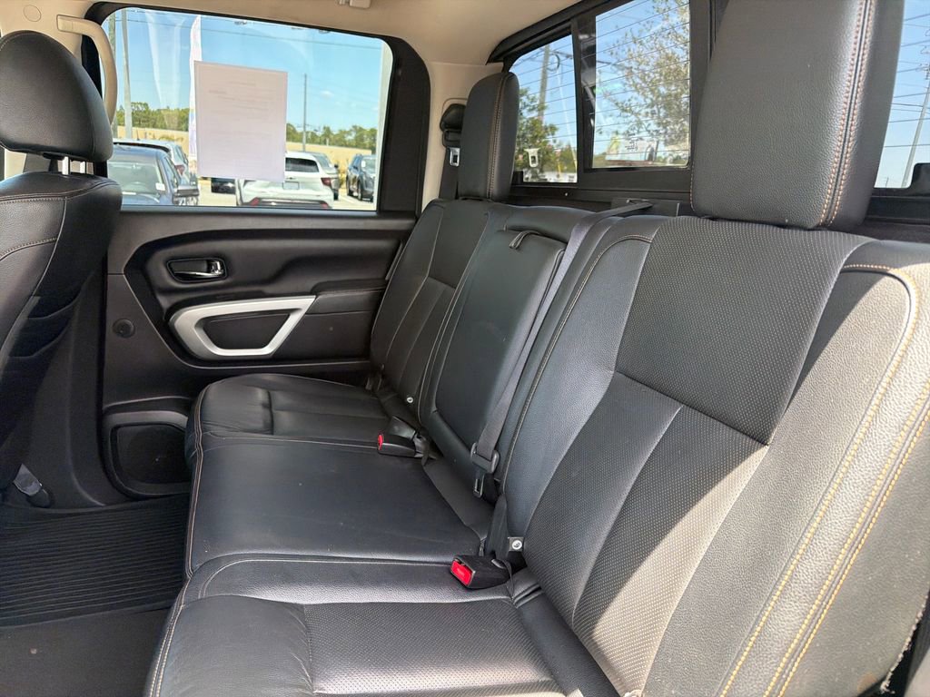 Used 2018 Nissan Titan SL AWD/4WD image 21