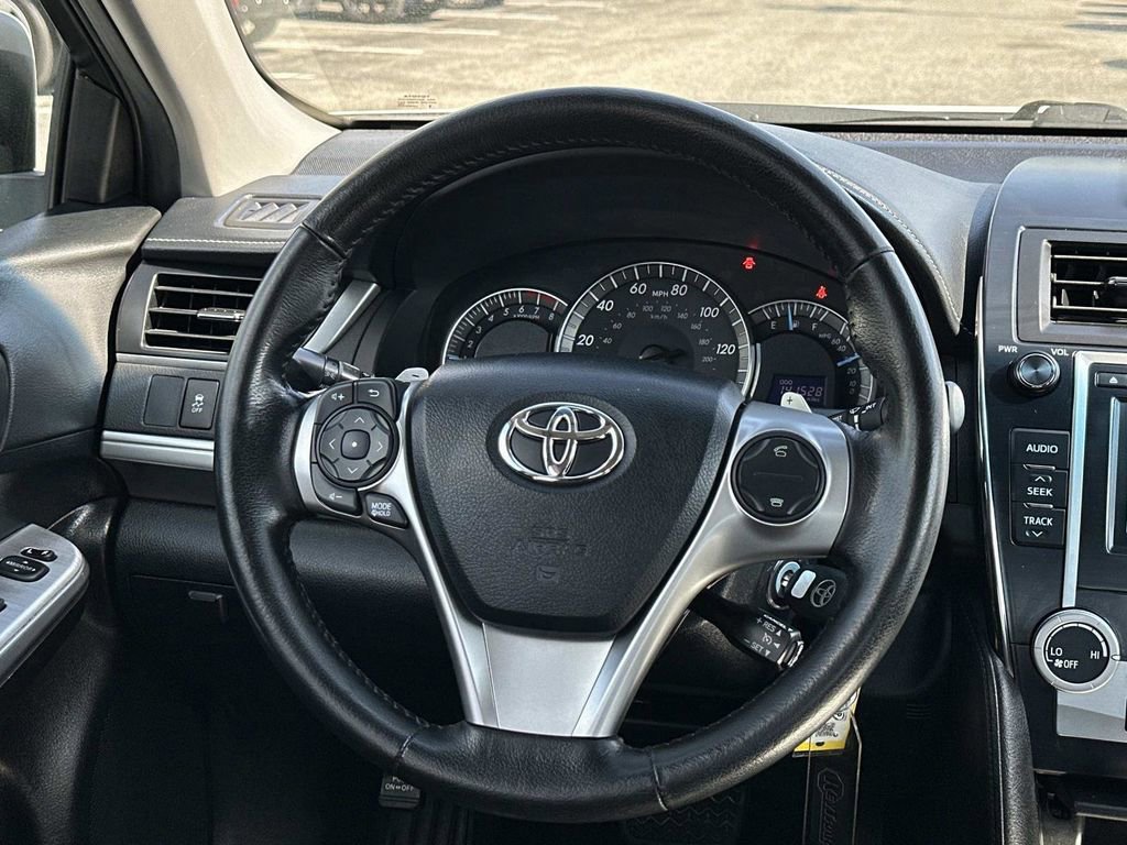 Used 2013 Toyota Camry SE image 14