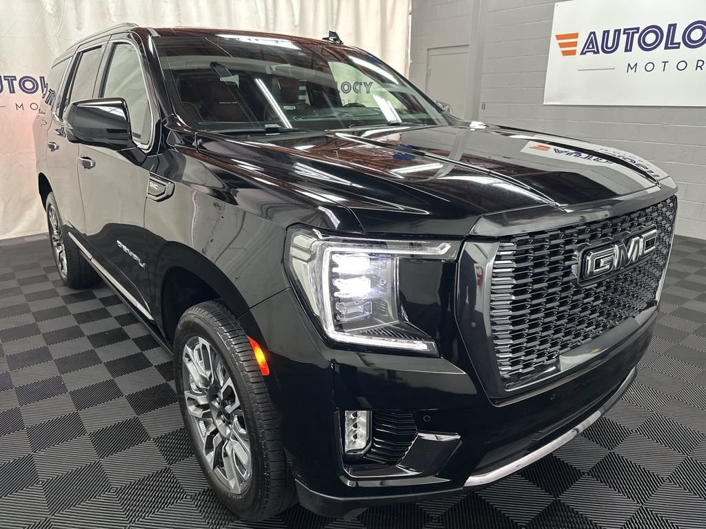 Used 2024 GMC Yukon Denali Ultimate AWD/4WD image 3