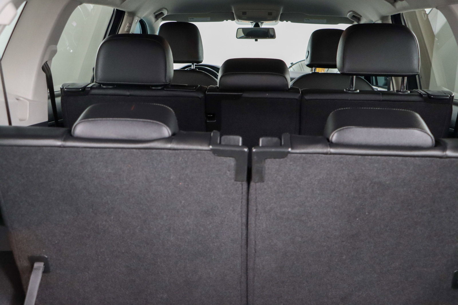 Used 2019 Volkswagen Tiguan SEL Premium R-Line image 30