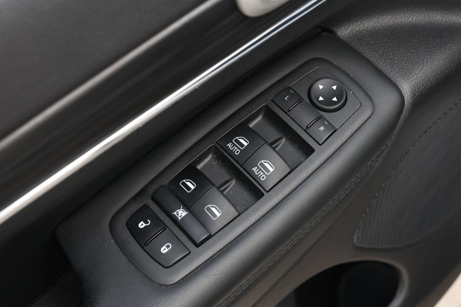 Used 2022 Jeep Grand Cherokee Limited AWD/4WD image 29
