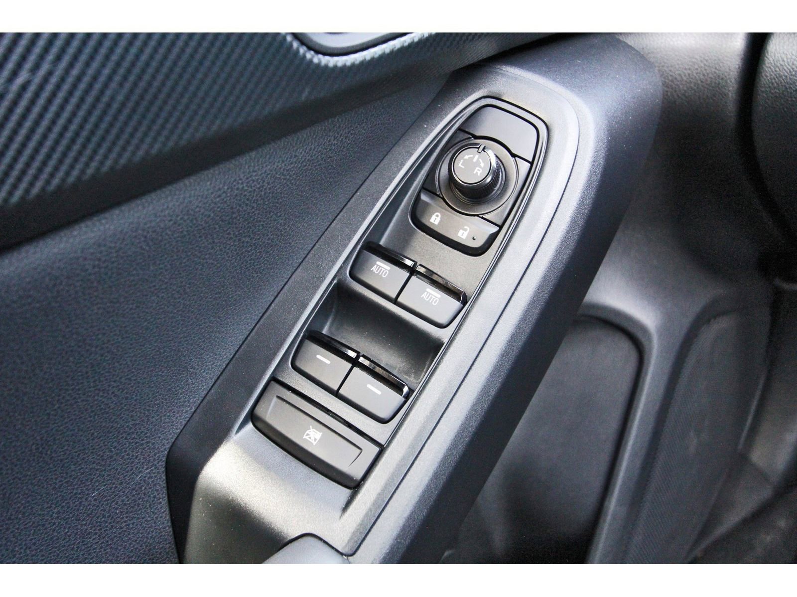 Certified 2025 Subaru Crosstrek 2.0i Premium image 21