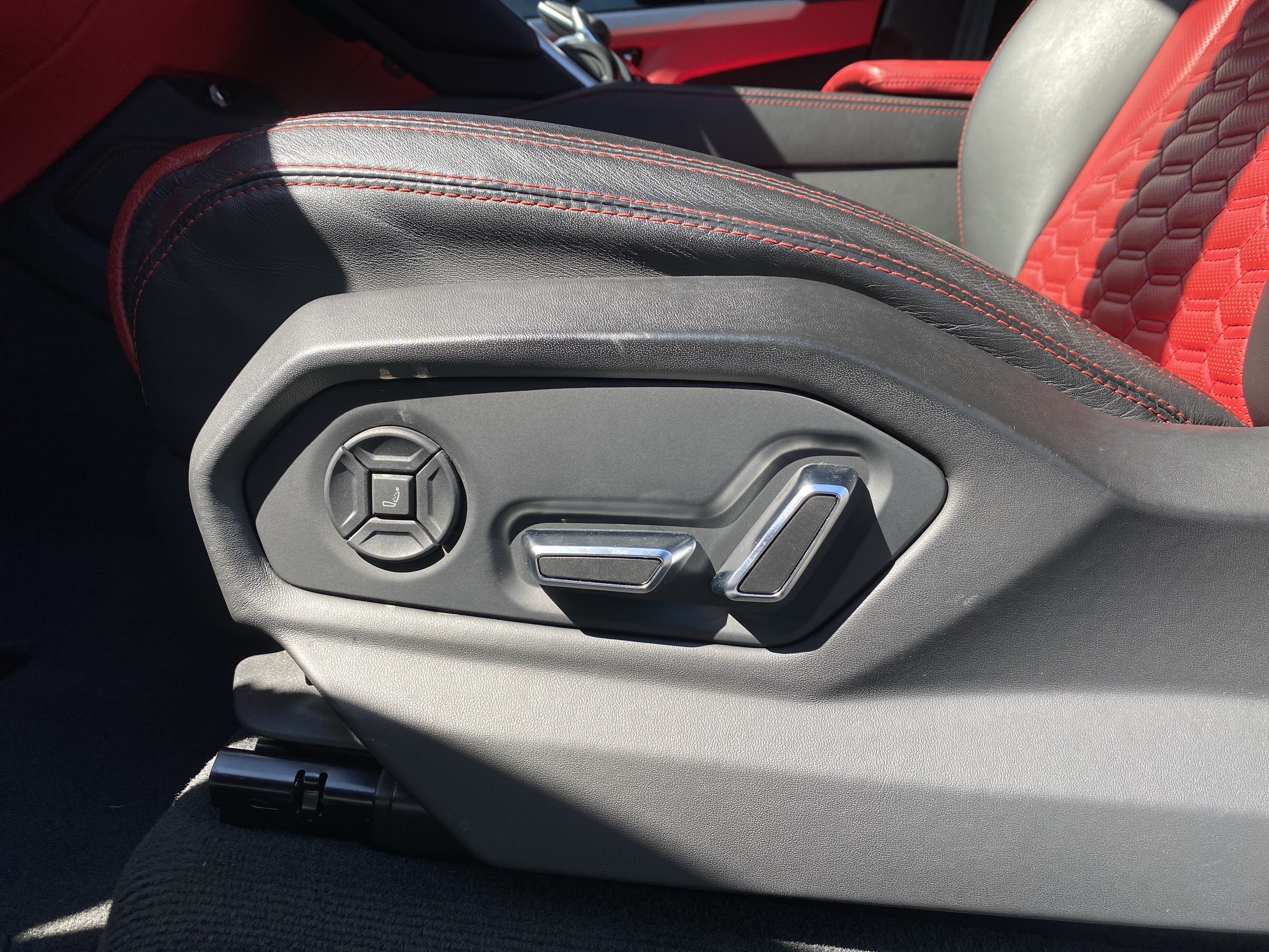 Used 2022 Lamborghini Urus AWD/4WD image 30