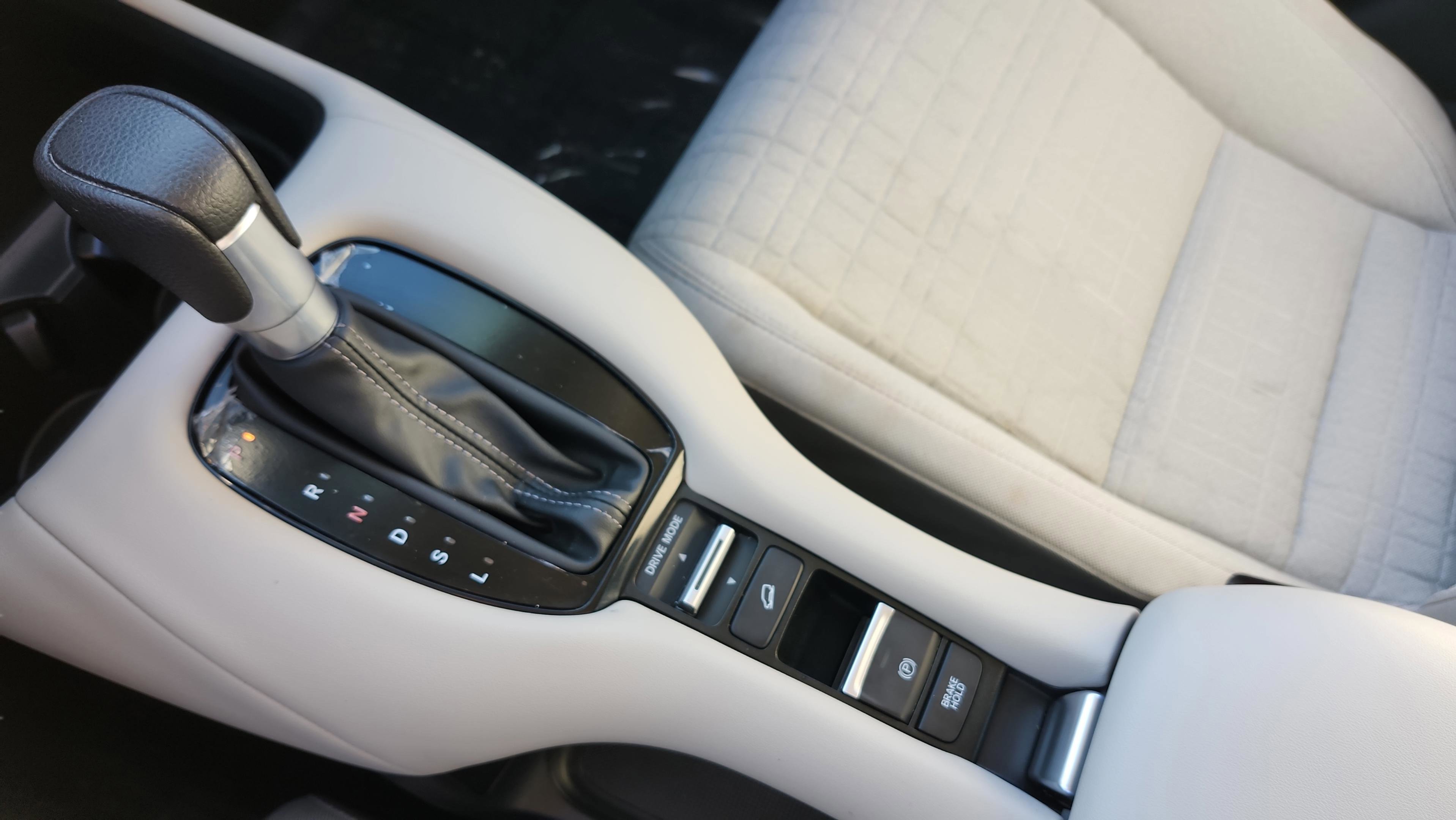 Certified 2023 Honda HR-V LX image 26