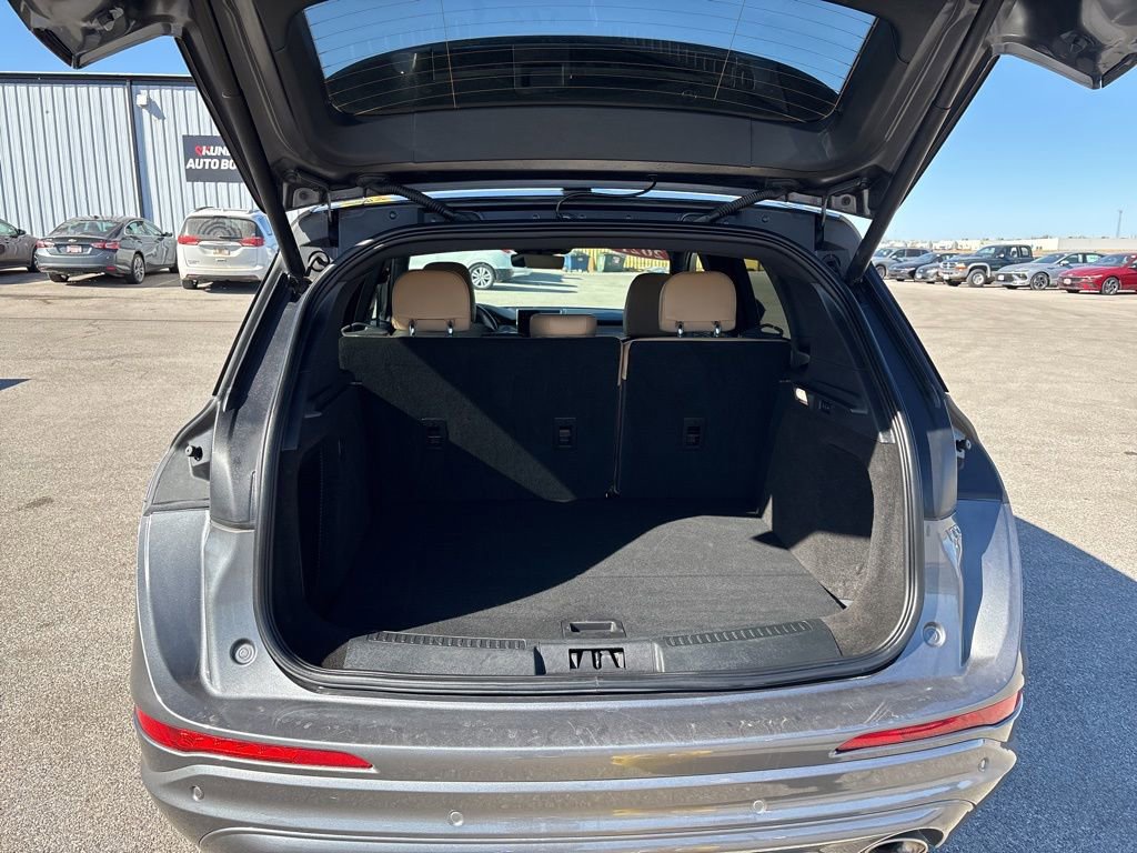 Used 2021 Lincoln Corsair Reserve image 21