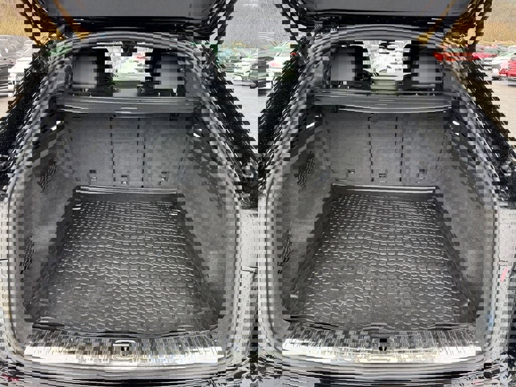 Used 2021 Audi Q8 Premium w/ Black Optic Package image 13