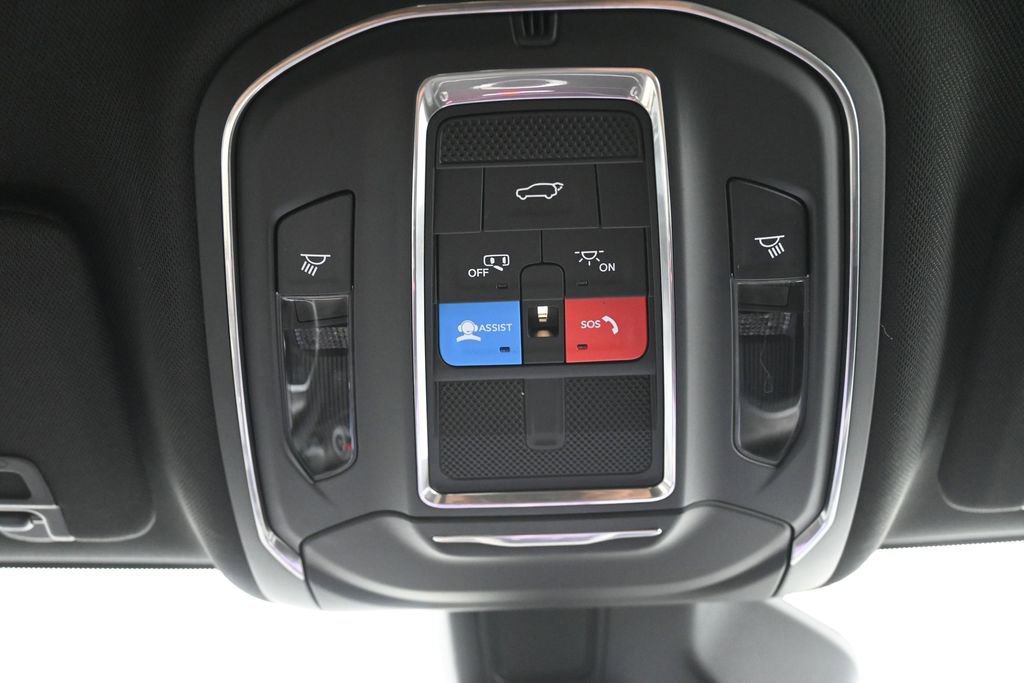 Used 2025 Jeep Grand Cherokee L Limited AWD/4WD image 16