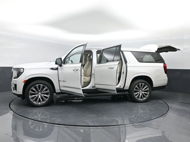 Used 2021 GMC Yukon XL Denali w/ Denali Premium Package image 28