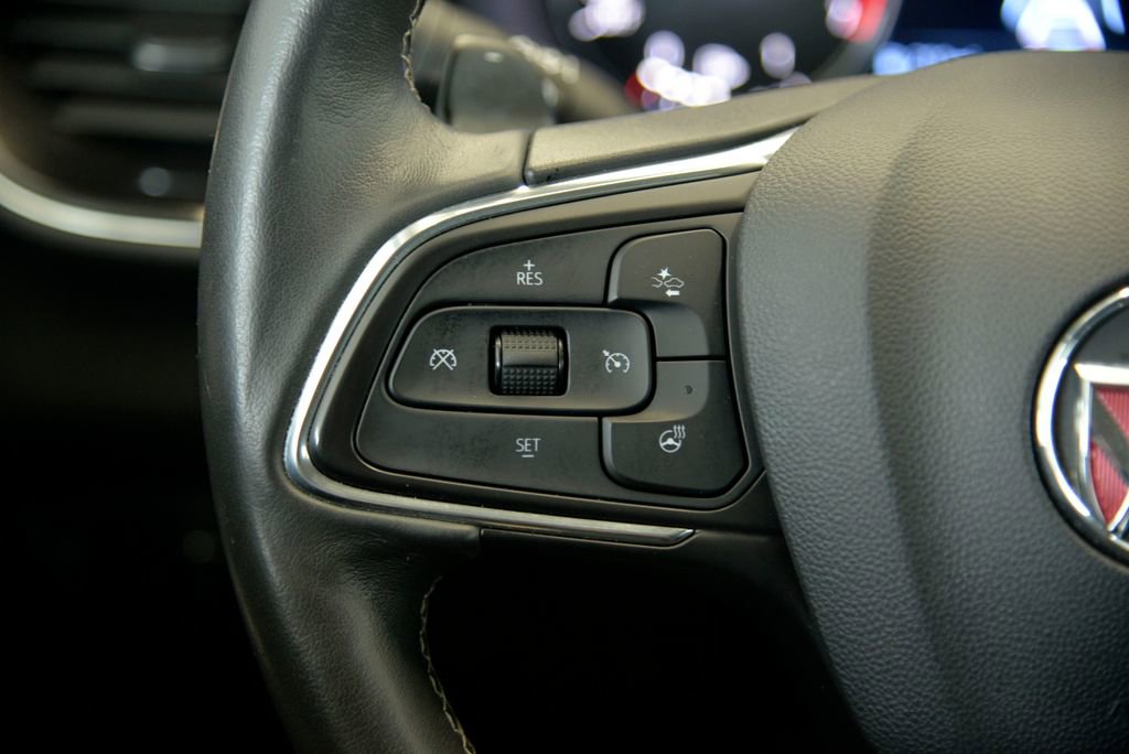 Used 2023 Buick Envision Essence image 22